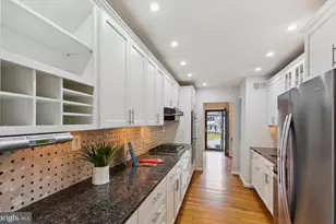 7202 Heights Ct, McLean, VA 22101 - Photo 9