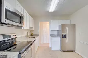 2311 Pimmit Dr, Falls Church, VA 22043 - Photo 9