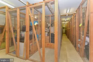 2311 Pimmit Dr, Falls Church, VA 22043 - Photo 25