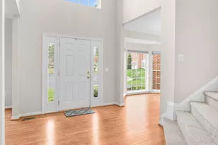 12494 Cliff Edge Dr, Herndon, VA 20170 - Photo 3