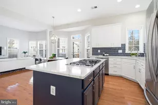 8322 Middle Ruddings Dr, Lorton, VA 22079 - Photo 9