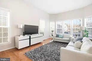 8322 Middle Ruddings Dr, Lorton, VA 22079 - Photo 3