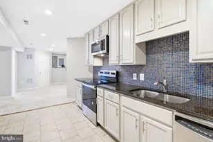 8322 Middle Ruddings Dr, Lorton, VA 22079 - Photo 35