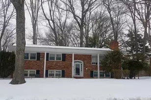 9128 Glenbrook Rd, Fairfax, VA 22031 - Photo 3