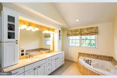 10418 Willow Crest Court, Vienna, VA 22182 - Photo 13