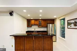 10418 Willow Crest Ct, Vienna, VA 22182 - Photo 21