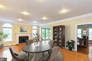 10418 Willow Crest Ct, Vienna, VA 22182 - Photo 7