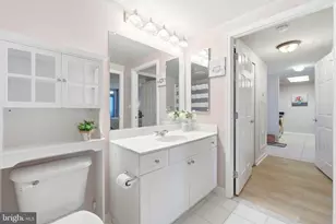 2726 Gallows Rd, Vienna, VA 22180 - Photo 15