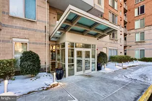 2726 Gallows Rd, Vienna, VA 22180 - Photo 1