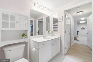 2726 Gallows Rd, Vienna, VA 22180 - Photo 15