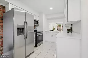 8141 Kingsway Ct, Springfield, VA 22152 - Photo 7