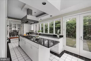 7953 Bolling Dr, Alexandria, VA 22308 - Photo 11