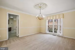 6604 Tina Ln, McLean, VA 22101 - Photo 7