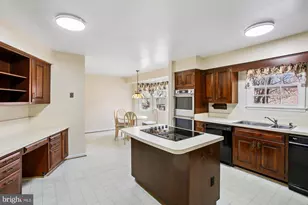 6604 Tina Ln, McLean, VA 22101 - Photo 5