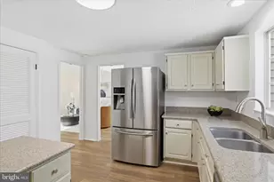 9810 Oleander Ave, Vienna, VA 22181 - Photo 11