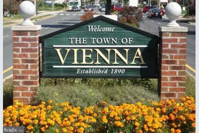 2626 Bowling Green Drive, Vienna, VA 22180 - Photo 33