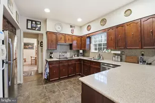 9614 Cinnamon Creek Dr, Vienna, VA 22182 - Photo 23