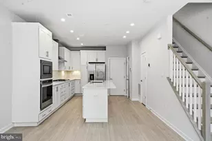 7488 Backett Wood Ter, McLean, VA 22102 - Photo 5