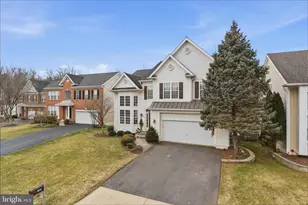 5870 Linden Creek Ct, Centreville, VA 20120 - Photo 3