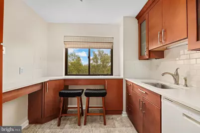 5904 Mount Eagle Drive #510, Alexandria, VA 22303 - Photo 9