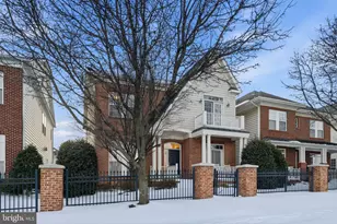 6319 Still Spring Pl, Alexandria, VA 22315 - Photo 3