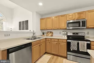 1887 Crescent Park Dr, Reston, VA 20190 - Photo 9