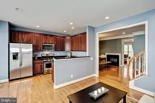 2411 Huntington Park Dr, Alexandria, VA 22303 - Photo 17