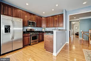 2411 Huntington Park Dr, Alexandria, VA 22303 - Photo 15