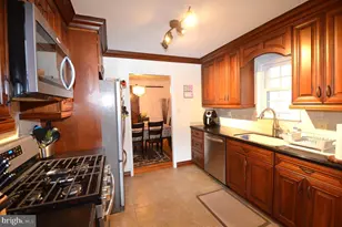 6901 Stoneybrooke Ln, Alexandria, VA 22306 - Photo 5