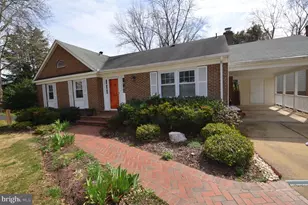 6901 Stoneybrooke Ln, Alexandria, VA 22306 - Photo 1