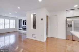 5809 Waterdale Ct, Centreville, VA 20121 - Photo 7