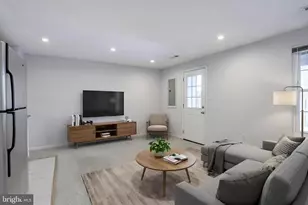 5809 Waterdale Ct, Centreville, VA 20121 - Photo 11