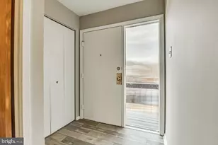 7301 Larrup Ct, Alexandria, VA 22315 - Photo 3