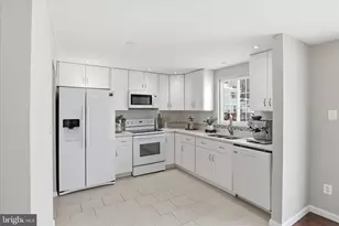 9404 Wrought Iron Ct, Fairfax, VA 22032 - Photo 11