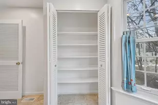 2396 Branleigh Park Ct, Reston, VA 20191 - Photo 9