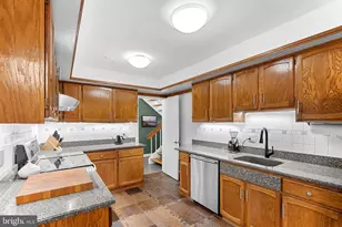 1628 Greenbriar Ct, Reston, VA 20190 - Photo 15