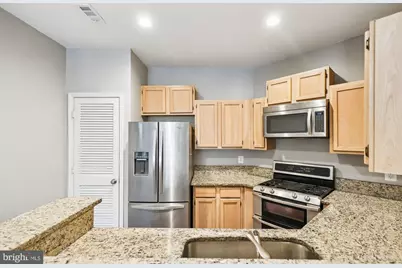 4405 Sedgehurst Drive #202, Fairfax, VA 22033 - Photo 5