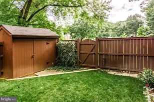 9628 Lindenbrook St, Fairfax, VA 22031 - Photo 19