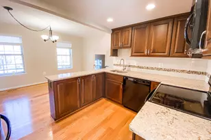 9628 Lindenbrook St, Fairfax, VA 22031 - Photo 7