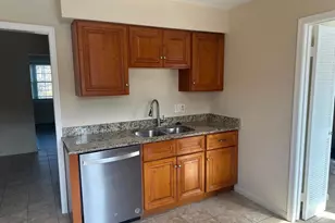 8146 Larkin Ln, Vienna, VA 22182 - Photo 3