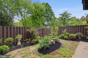 6001 Keble Dr, Alexandria, VA 22315 - Photo 39