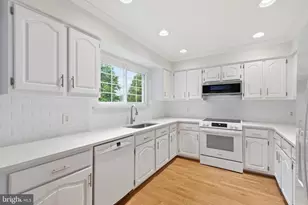 6001 Keble Dr, Alexandria, VA 22315 - Photo 13
