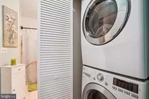 2204 Westcourt Ln, Herndon, VA 20170 - Photo 13