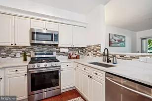 2204 Westcourt Ln, Herndon, VA 20170 - Photo 7