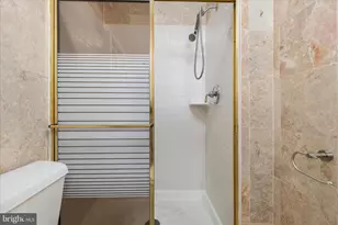 7201 Sydenstricker Rd, Springfield, VA 22152 - Photo 11