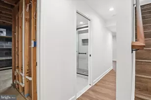 9712 Klimt Ct, Burke, VA 22015 - Photo 33