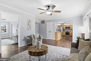 9712 Klimt Ct, Burke, VA 22015 - Photo 5