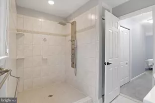 9712 Klimt Ct, Burke, VA 22015 - Photo 27