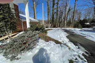 5300 Summit Dr, Fairfax, VA 22030 - Photo 3