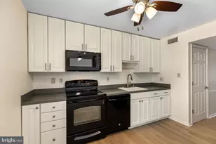 8371 Luce Ct, Springfield, VA 22153 - Photo 7